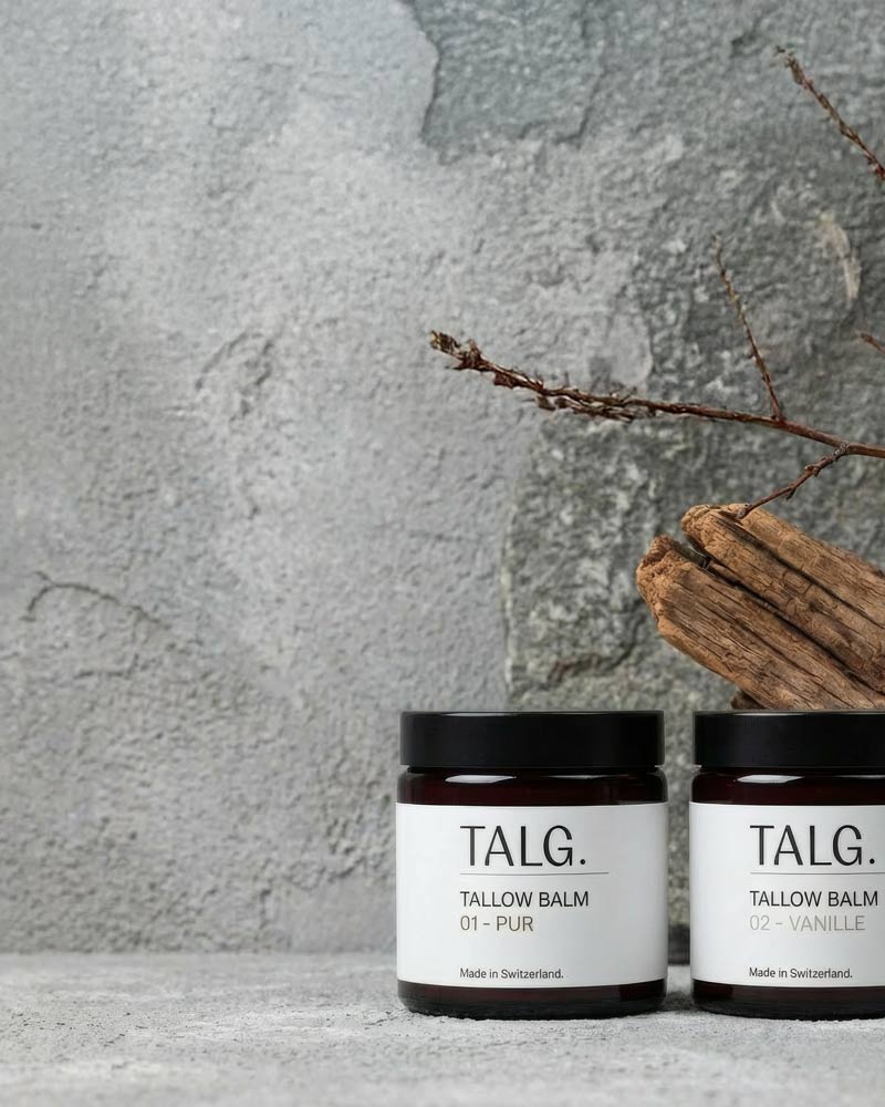 Tallow Balm PUR und Vanille auf grauem Hintergrund